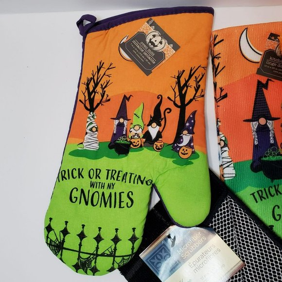 Halloween Gnome Kitchen Set of 5 Towels Mitt, Trick or Treating with Gnomies NEW - Picture 5 of 6